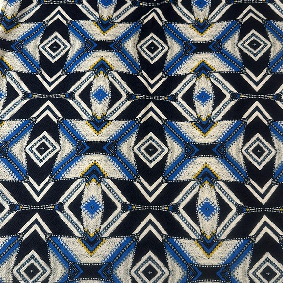 LuLaRoe Women’s Cassie Pencil Skirt/Size:L/Color:Blue/White/Yellow GeoPrint(NWT) - Picture 4 of 7